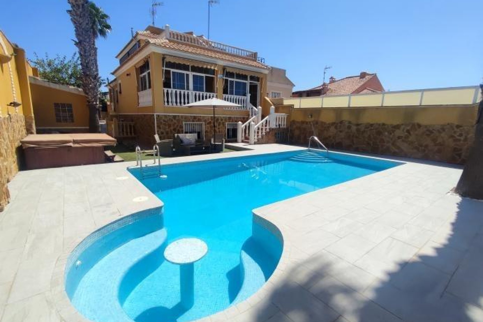 Wiederverkauf - Villa - Torrevieja - Aguas nuevas 1