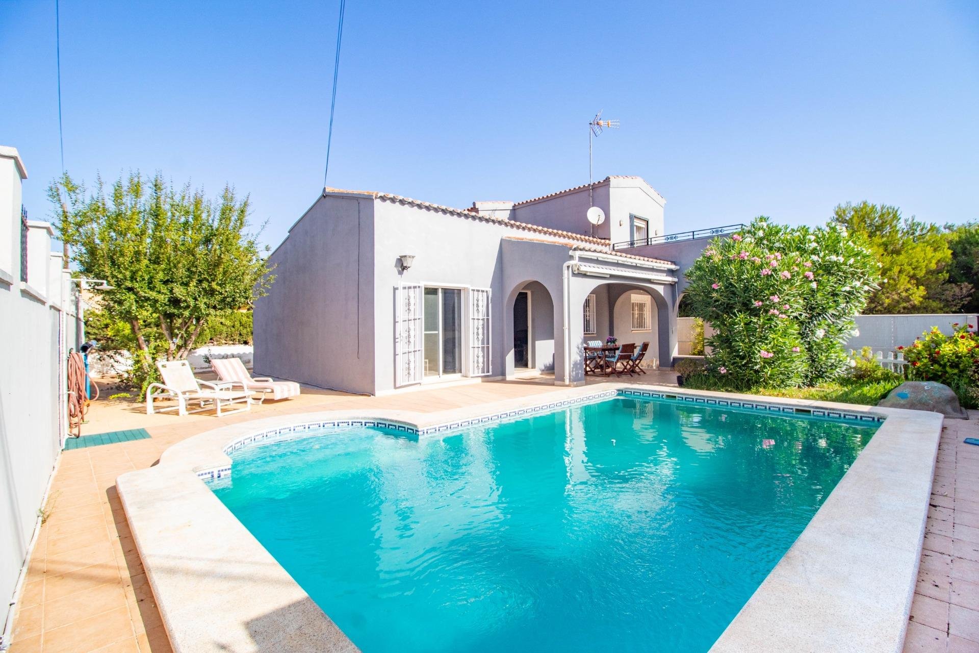 Wiederverkauf - Villa - Torrevieja - Los balcones