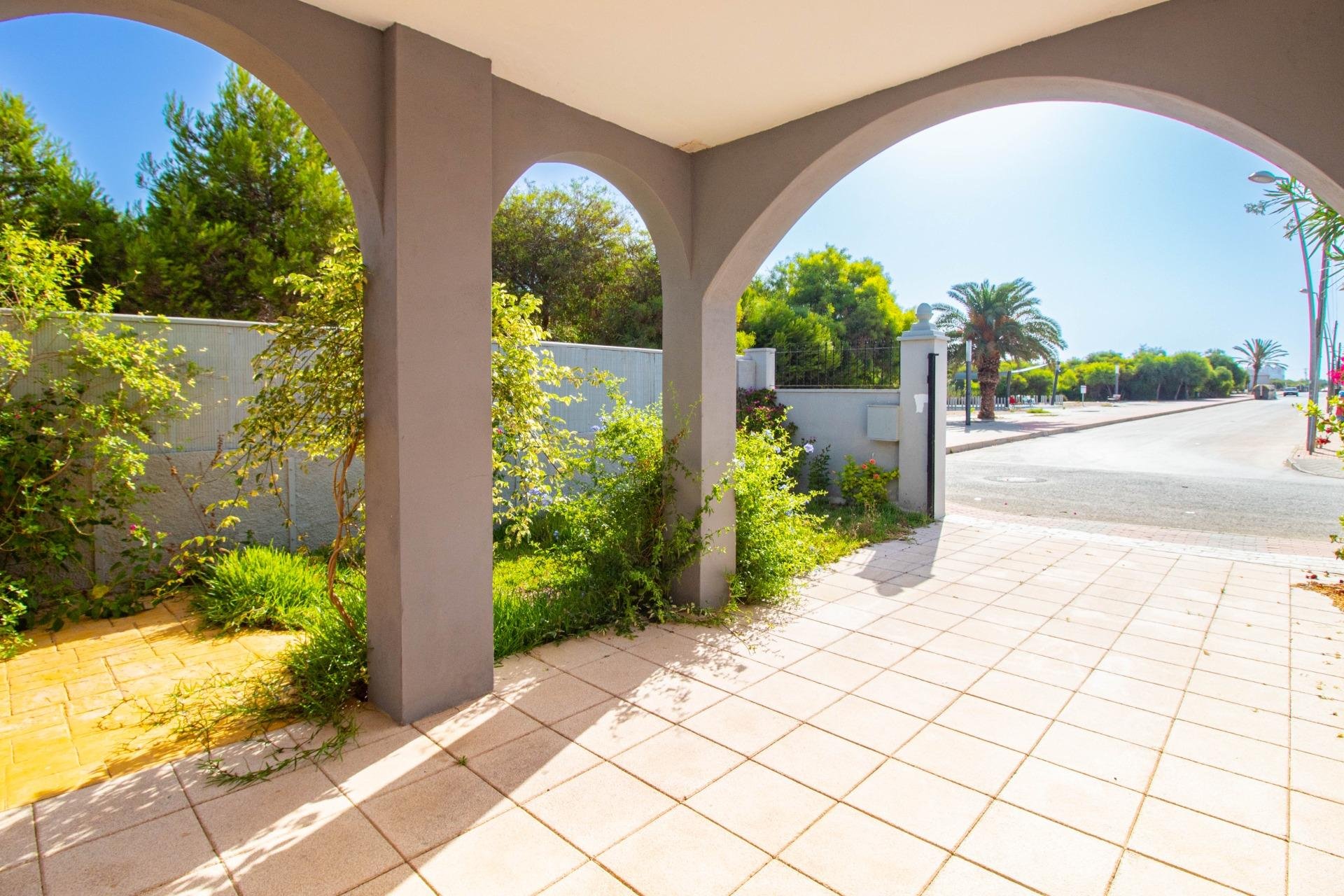 Wiederverkauf - Villa - Torrevieja - Los balcones