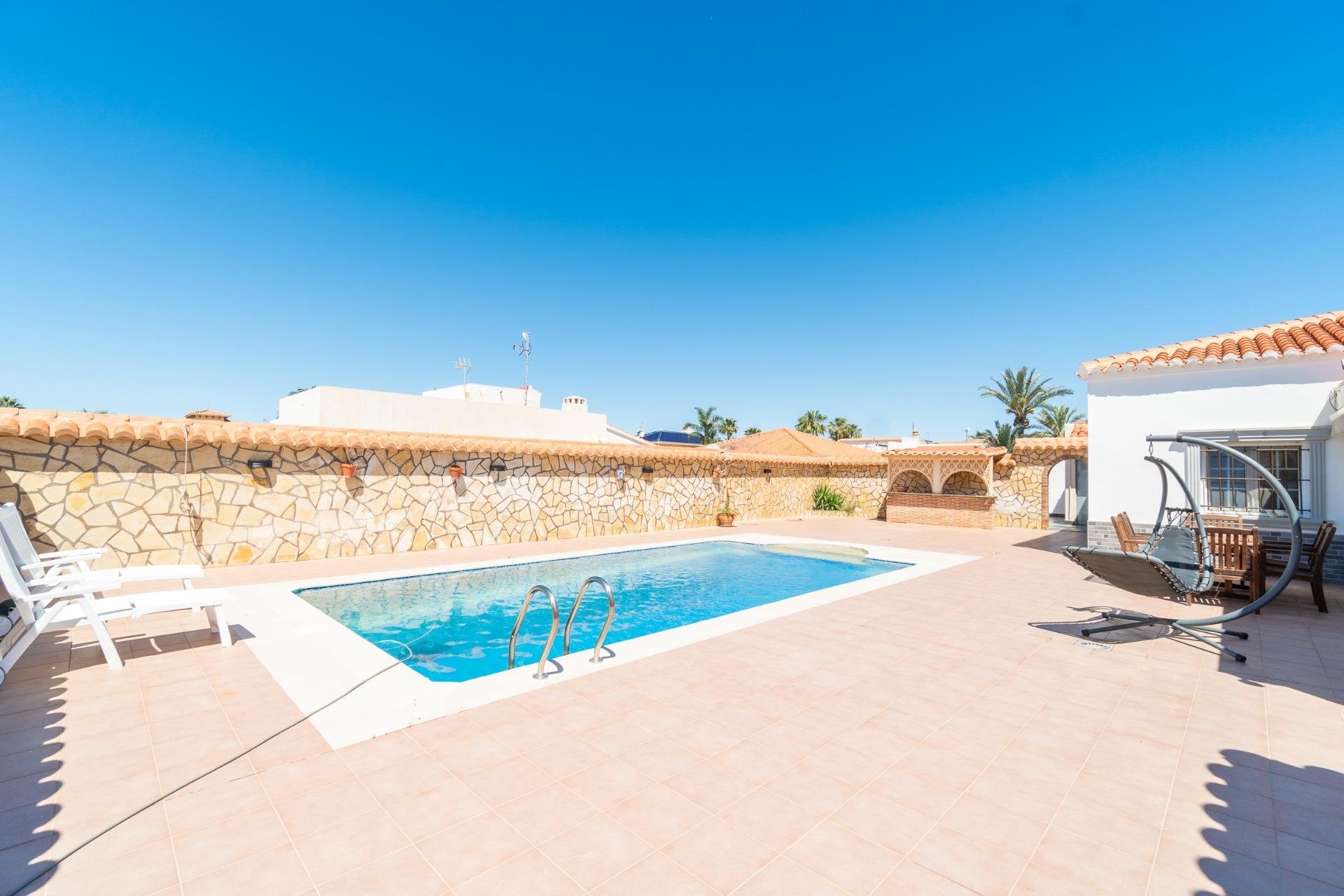 Wiederverkauf - Villa - Torrevieja - Torretas