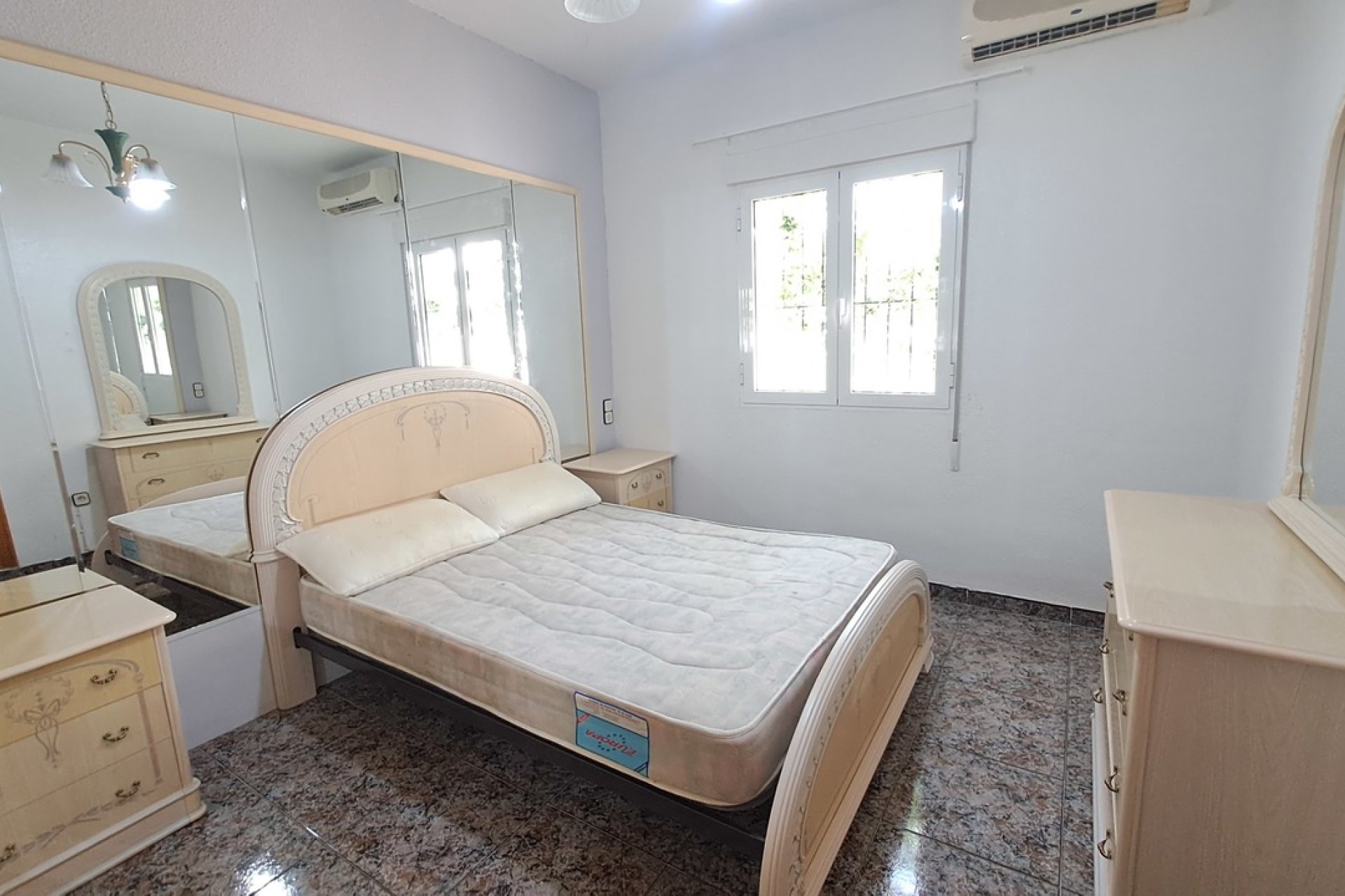 Wiederverkauf - Villa - Villamartin - Villamartín