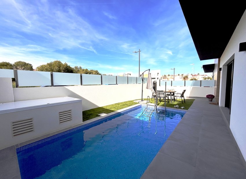 Wiederverkauf - Villa - Villamartin - Villamartín