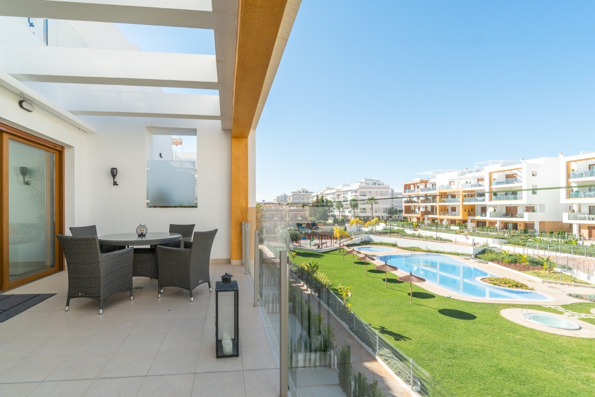 Wiederverkauf - Wohnung - Orihuela Costa - Villamartín