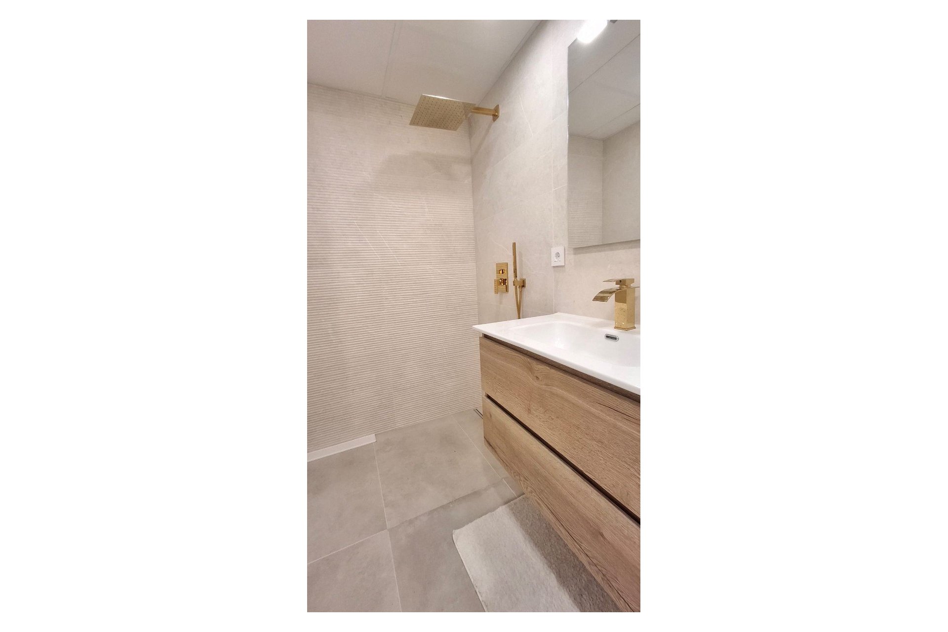 Wiederverkauf - Wohnung - Torrevieja - Playa del Acequión