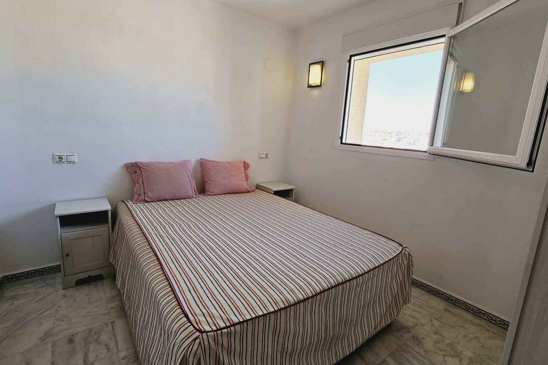 Wiederverkauf - Wohnung - Torrevieja - Playa del cura