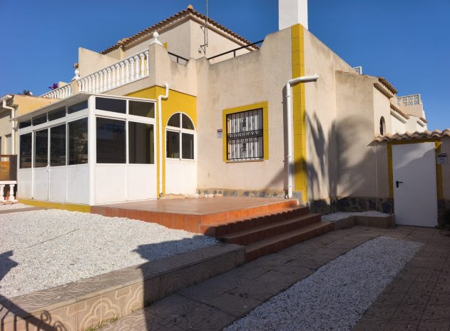 Wohnung - Wiederverkauf - Orihuela Costa - Punta Prima