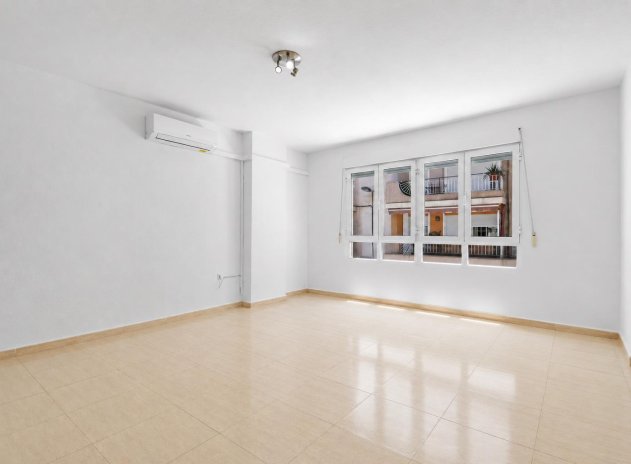 Wohnung - Wiederverkauf - Torrevieja - Puerto Deportivo