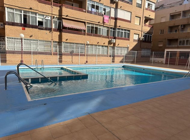 Wohnung - Wiederverkauf - Torrevieja - torrevieja