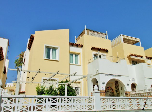 Wohnung - Wiederverkauf - Villamartin - Villamartín