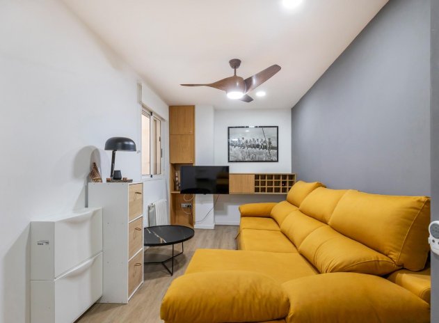 Resale - Apartment / flat - Torrevieja - Centro