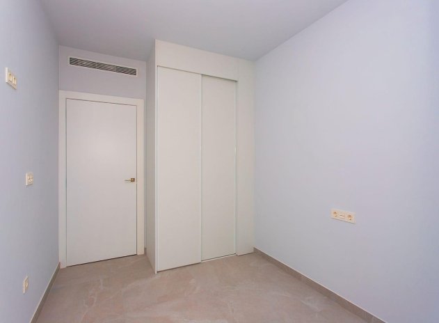 Resale - Apartment / flat - Torrevieja - Torrevieja Centro