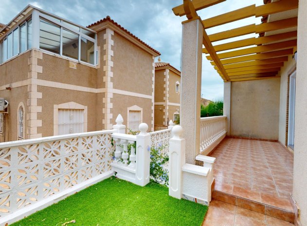 Reventa - Town House - San Miguel de Salinas - Urbanización Blue Lagoon