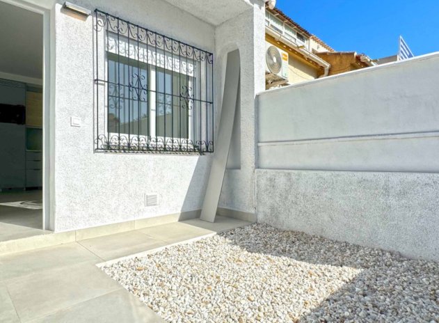 Resale - House - Orihuela Costa - Villamartín