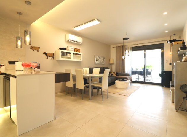 Resale - Apartment / flat - Guardamar del Segura - El Raso