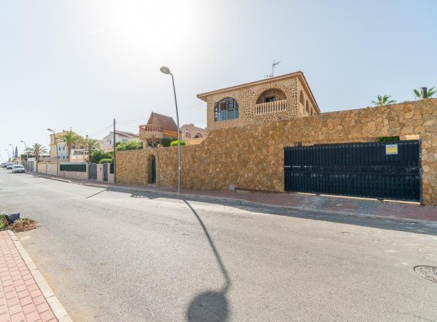 Resale - Villa - Orihuela Costa - Los Balcones