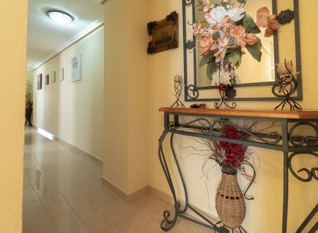 Resale - Apartment / flat - Torrevieja - Torrevieja Centre