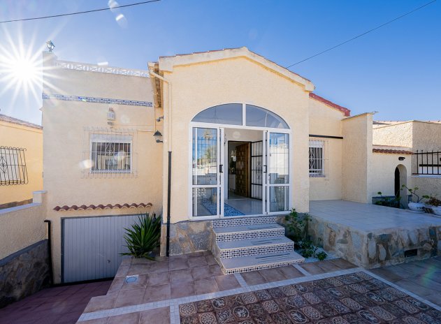 Resale - Villa - La Marina