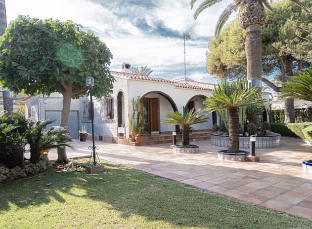 Herverkoop - Villa - La Zenia - Beachside