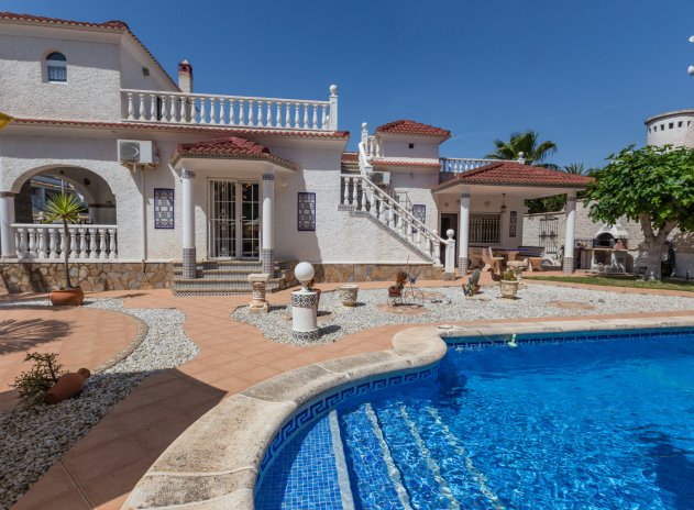 Herverkoop - Villa - La Zenia - Beachside