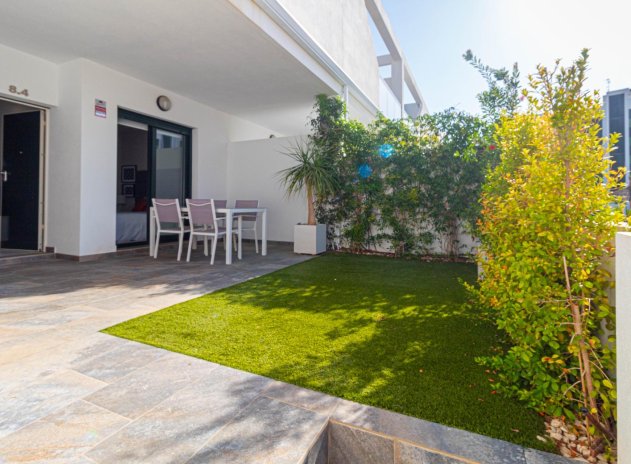 Resale - Bungalow - Pilar de la Horadada - Mil Palmeras