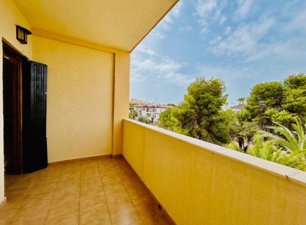 Resale - Apartment / flat - Torrevieja - Punta Prima