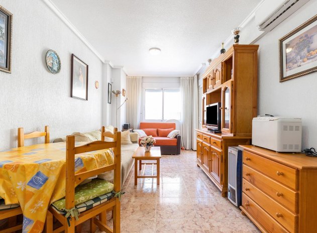 Resale - Apartment / flat - Torrevieja - Estacion de autobuses