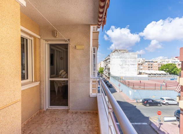 Resale - Apartment / flat - Torrevieja - Estacion de autobuses