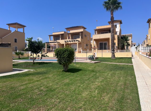 Herverkoop - Villa - Orihuela - Villamartin