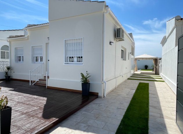 Resale - Villa - Torrevieja - San luis