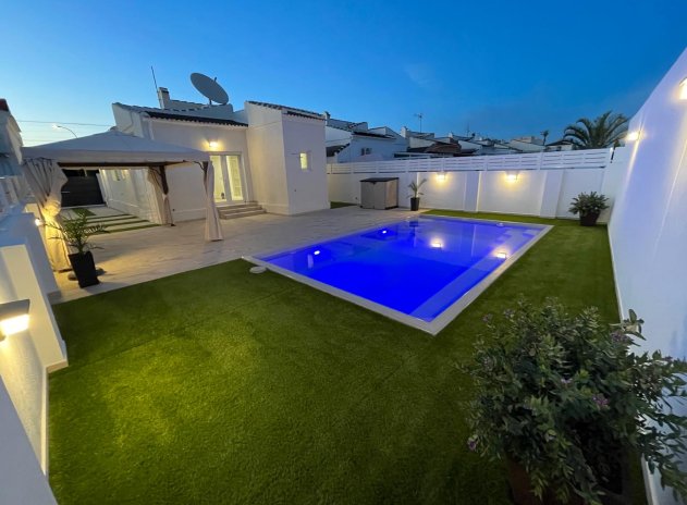 Resale - Villa - Torrevieja - San luis