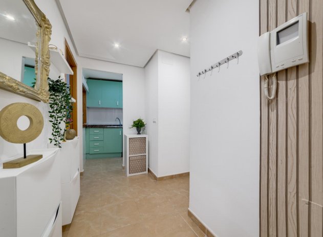 Resale - Apartment / flat - Torrevieja - Villa Madrid