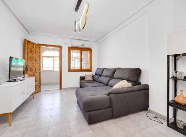 Resale - Apartment / flat - Torrevieja - Playa del Acequión