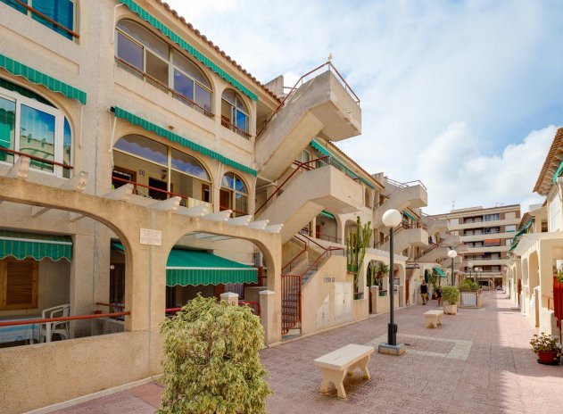 Wiederverkauf - Wohnung - Torrevieja - Playa del Acequión