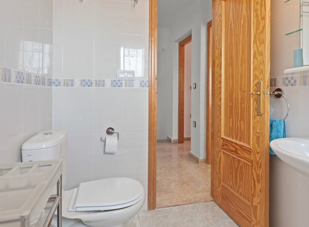 Resale - Villa / Semi-detached - Los Montesinos - La Herada