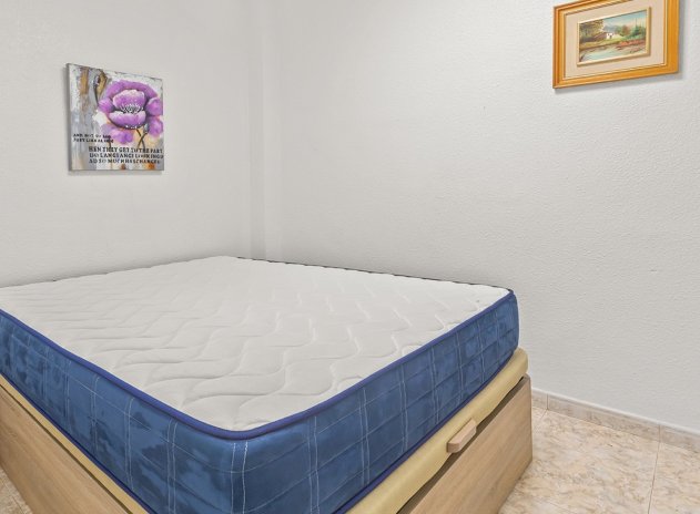 Resale - Apartment / flat - Torrevieja - Playa de los Naufragos