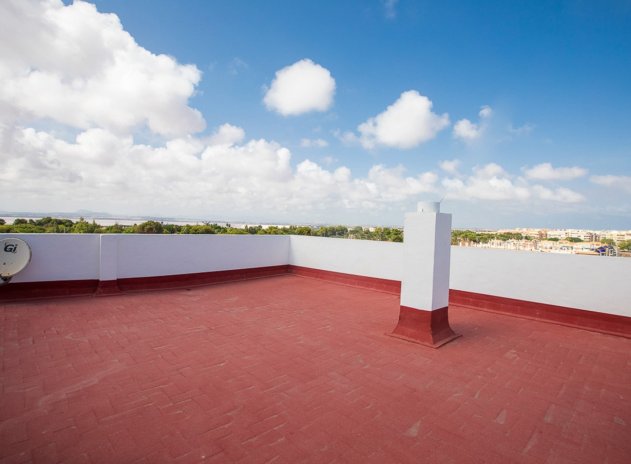 Resale - Apartment / flat - Torrevieja - Playa de los Naufragos