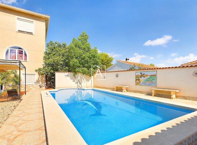 Resale - Villa - Pinar de Campoverde