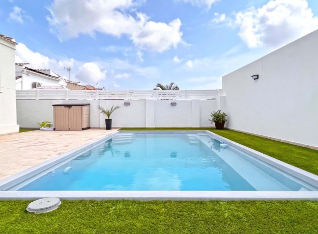 Resale - Villa - Torrevieja - San Luis