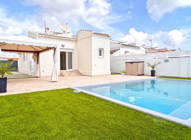 Resale - Villa - Torrevieja - San Luis