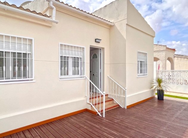 Resale - Villa - Torrevieja - San Luis