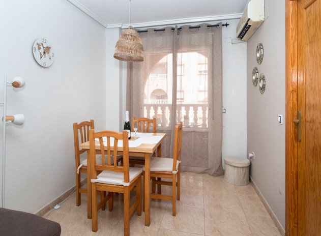 Reventa - Apartamento / piso - Torrevieja - Center