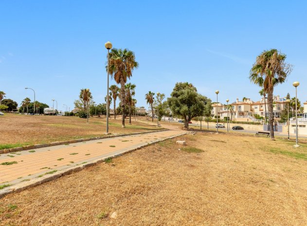 Resale - Terraced house - Torrevieja - Los altos