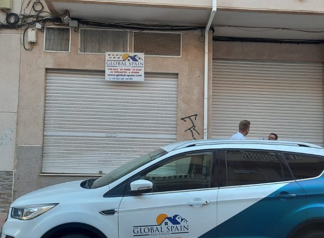 Resale - Commercial Unit - Torrevieja - Playa del Cura