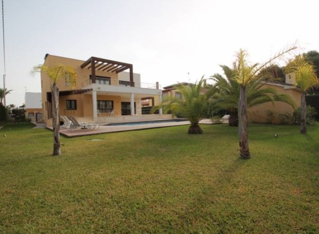 Resale - Villa - Orihuela Costa - Cabo Roig