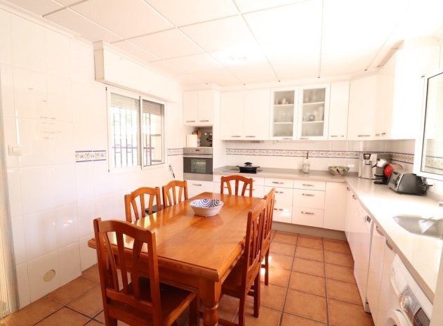 Resale - Villa - Orihuela Costa - Punta Prima