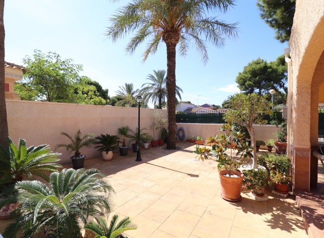 Resale - Villa - Orihuela Costa - Punta Prima