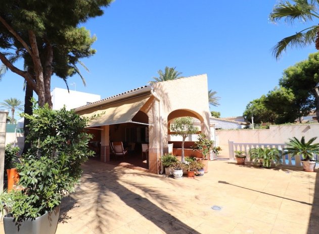 Resale - Villa - Orihuela Costa - Punta Prima