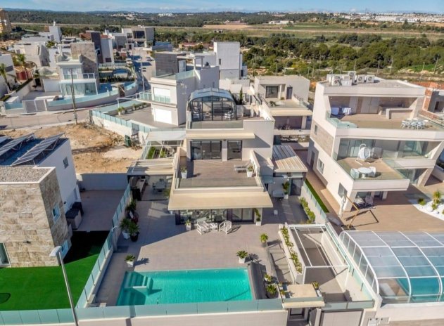 Resale - Villa - Orihuela Costa - Campoamor