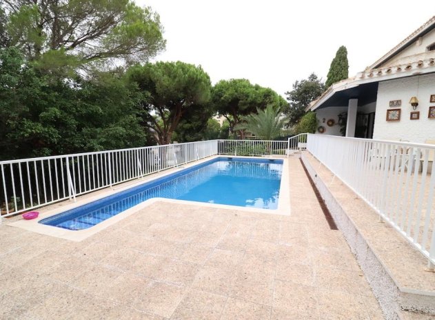 Resale - Villa - Orihuela Costa - Campoamor