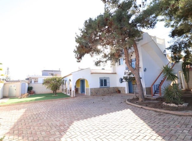 Resale - Villa - Orihuela Costa - Los Dolses